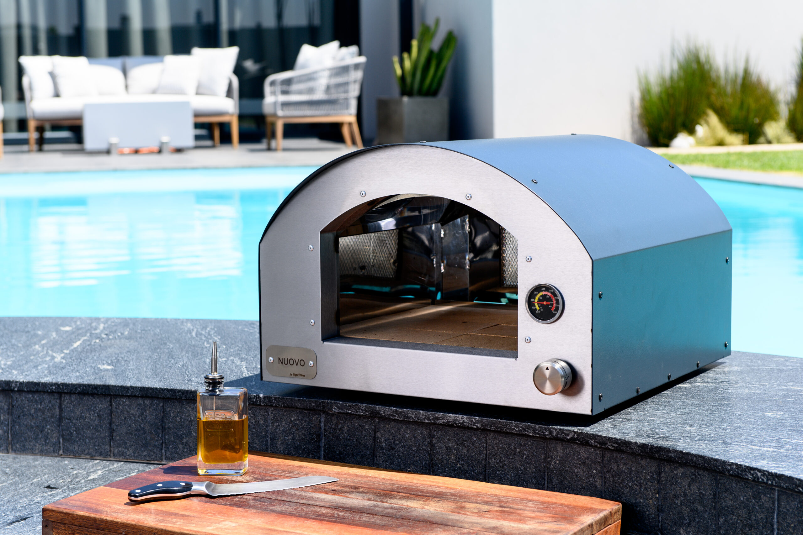 Signi Fires Nuovo Gas Pizza Oven